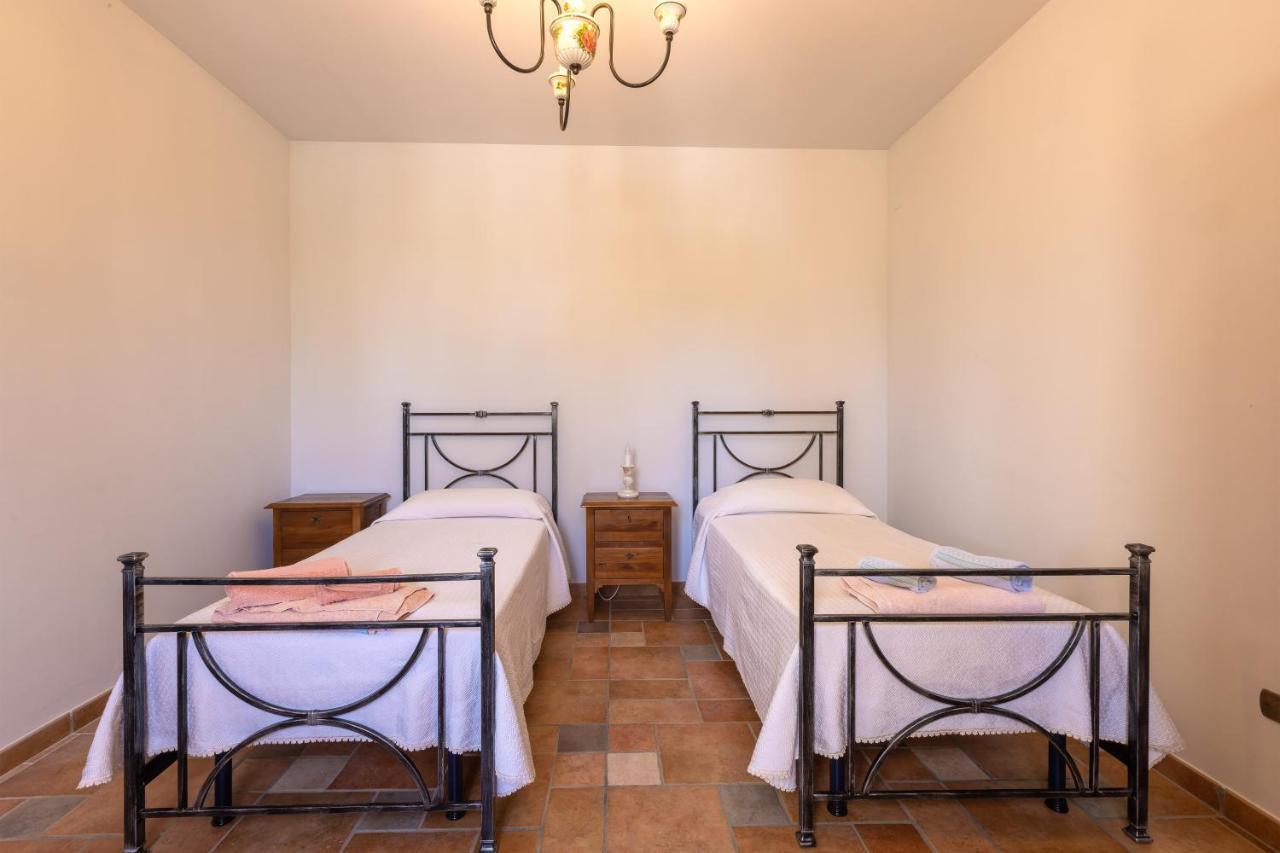 مبيت وإفطار أودجانو لا كييزا Casa Ulmi Con Piscina المظهر الخارجي الصورة
