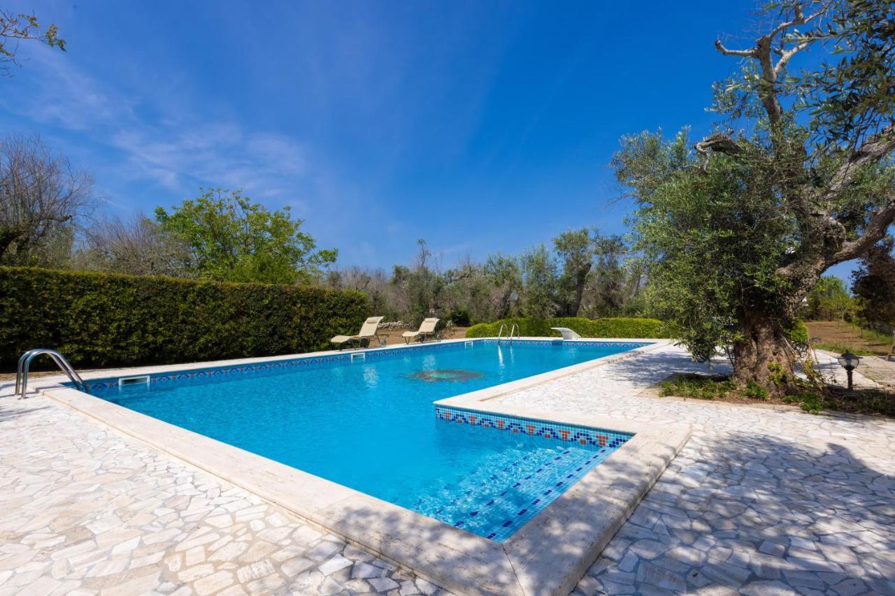 مبيت وإفطار أودجانو لا كييزا Casa Ulmi Con Piscina المظهر الخارجي الصورة