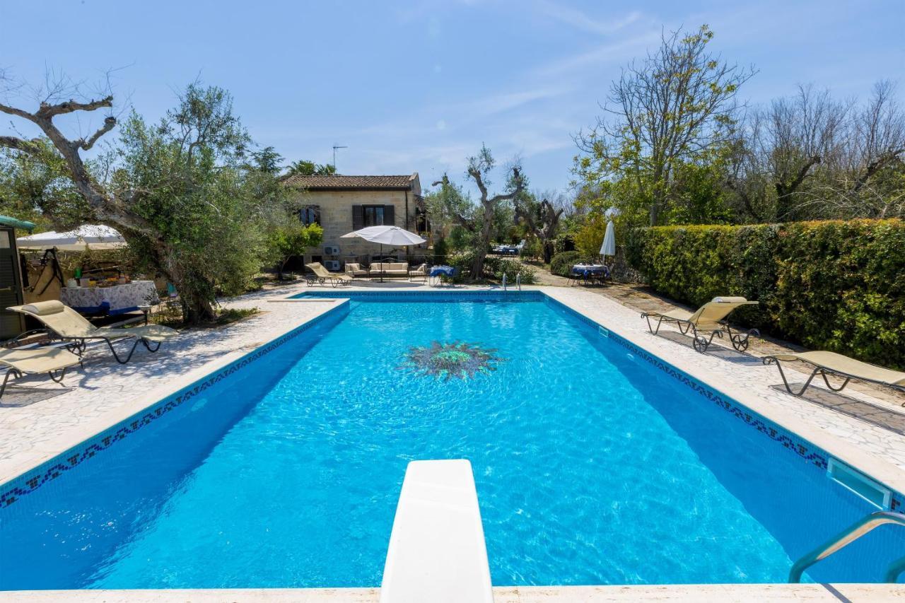 مبيت وإفطار أودجانو لا كييزا Casa Ulmi Con Piscina المظهر الخارجي الصورة